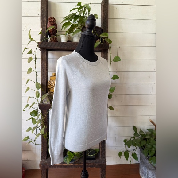 Banana Republic Light Pale Blue Long Sleeve 100% Merino Wool Sweater - Picture 5 of 17